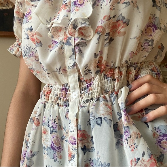 Floral Flowy Blouse - Picture 4 of 4